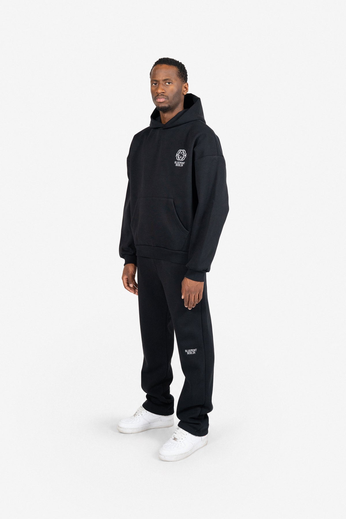 Schwarze Oversize Hoodie – Bequeme Streetwear Sweatshirt