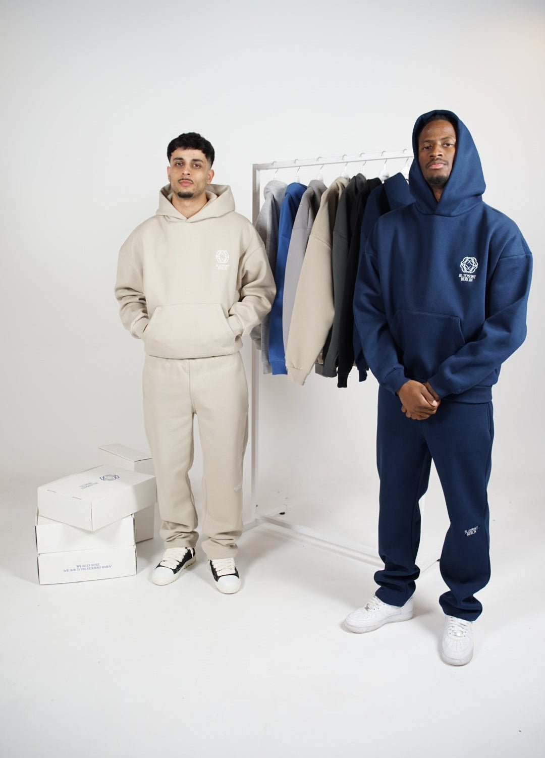 Blueprint Berlin Oversize-Look gestylt mit Jogginghose