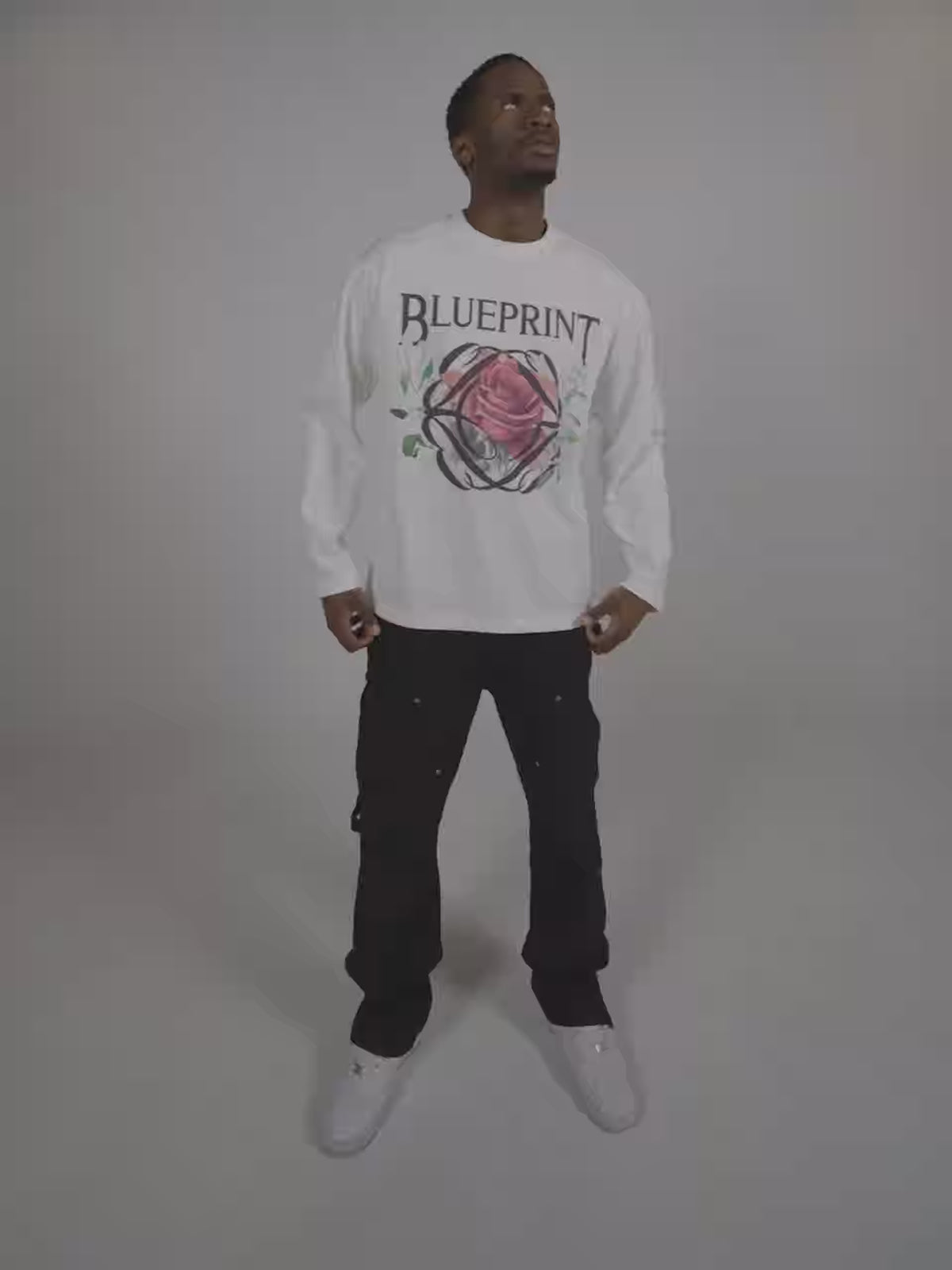 Vintage Rose Oversize Longsleeve – Lifestyle Video von Blueprint Berlin
